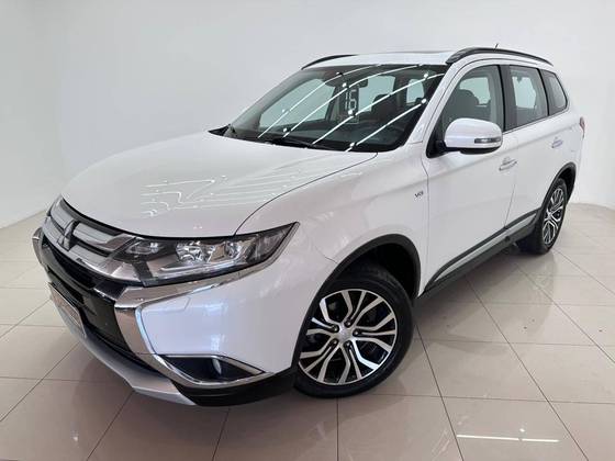 MITSUBISHI OUTLANDER 3.0 GT 4X4 V6 24V GASOLINA 4P AUTOMÁTICO